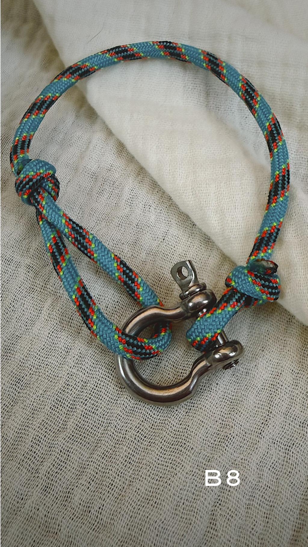 Anchor Shackle Bracelet - Paracord