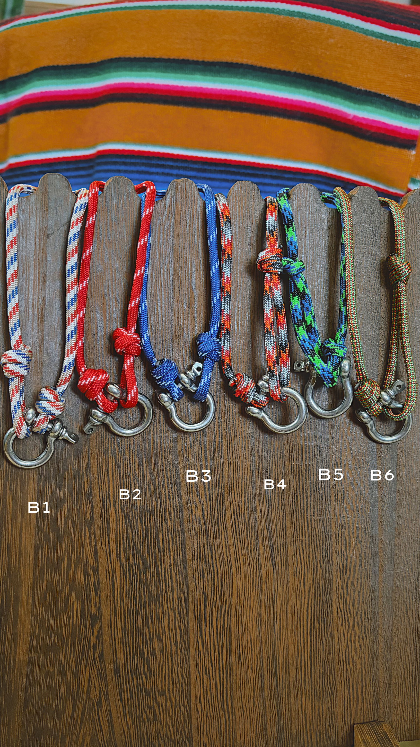 Anchor Shackle Bracelet - Paracord