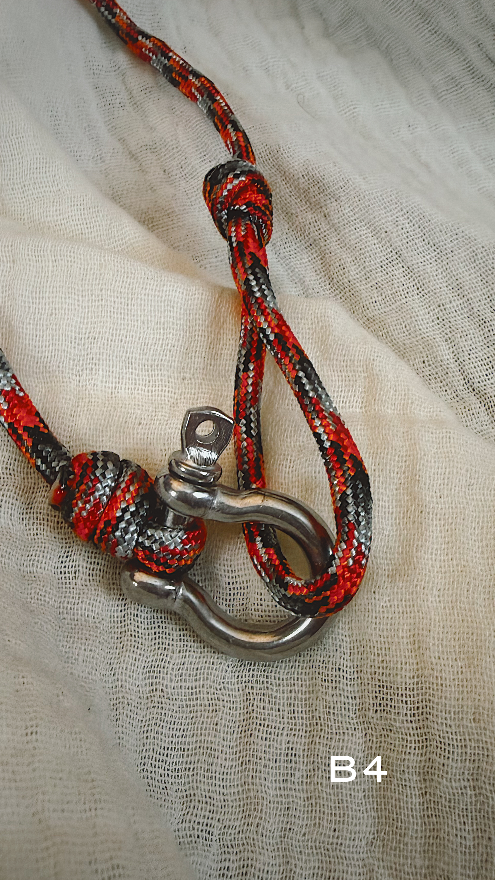 Anchor Shackle Bracelet - Paracord
