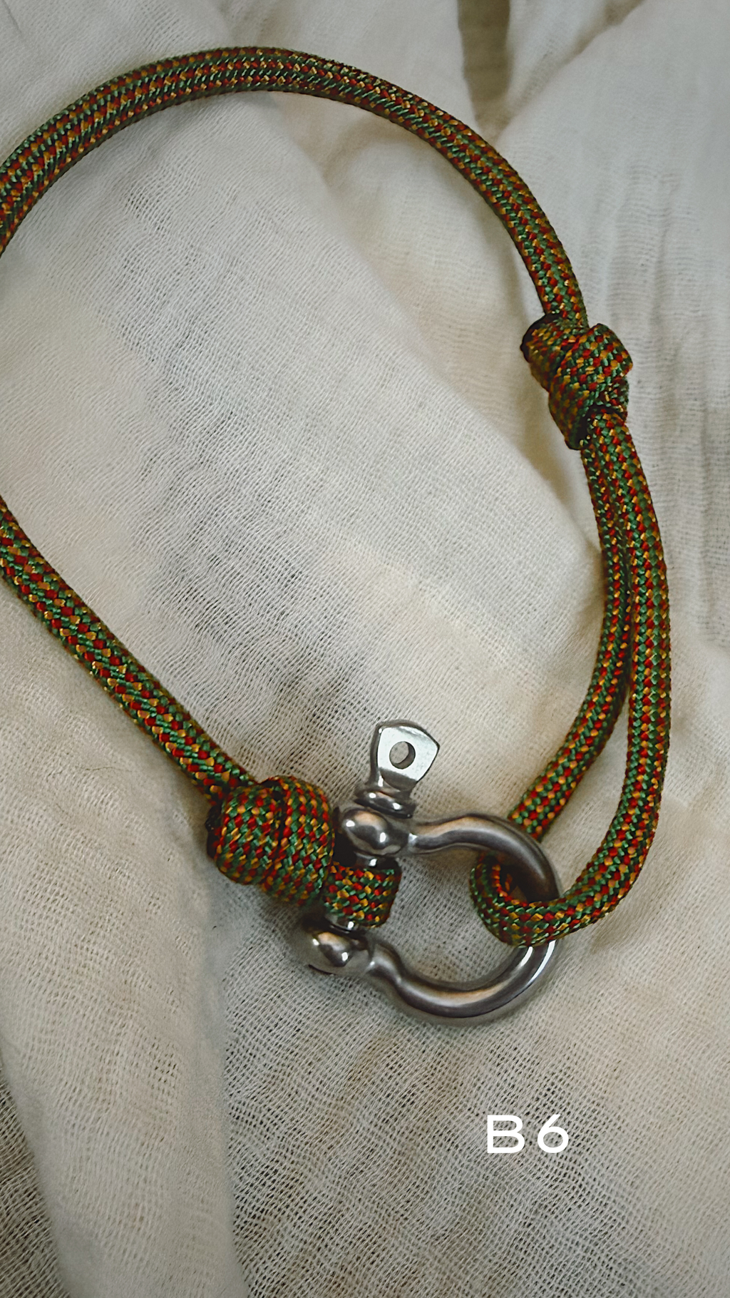 Anchor Shackle Bracelet - Paracord