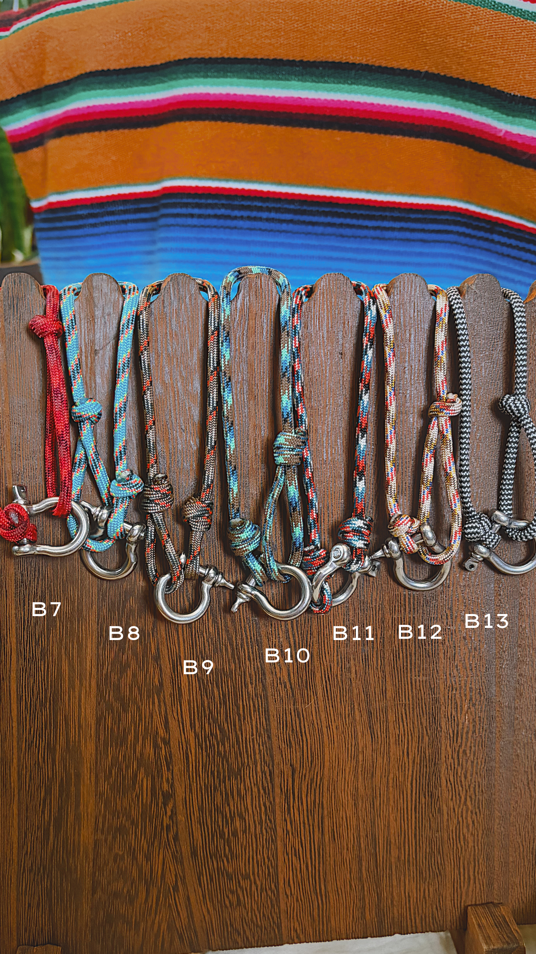 Anchor Shackle Bracelet - Paracord