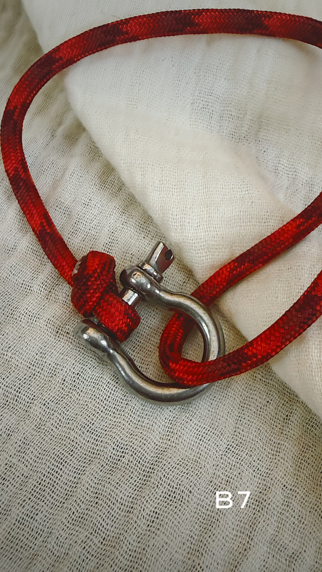 Anchor Shackle Bracelet - Paracord