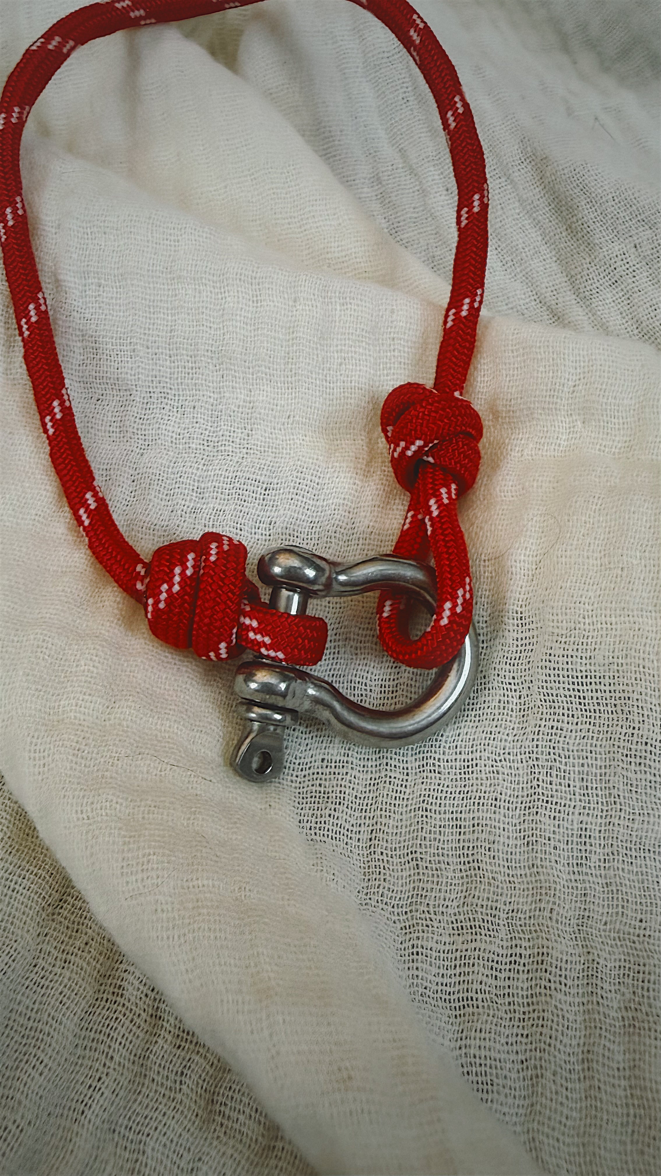 Anchor Shackle Bracelet - Paracord - Red