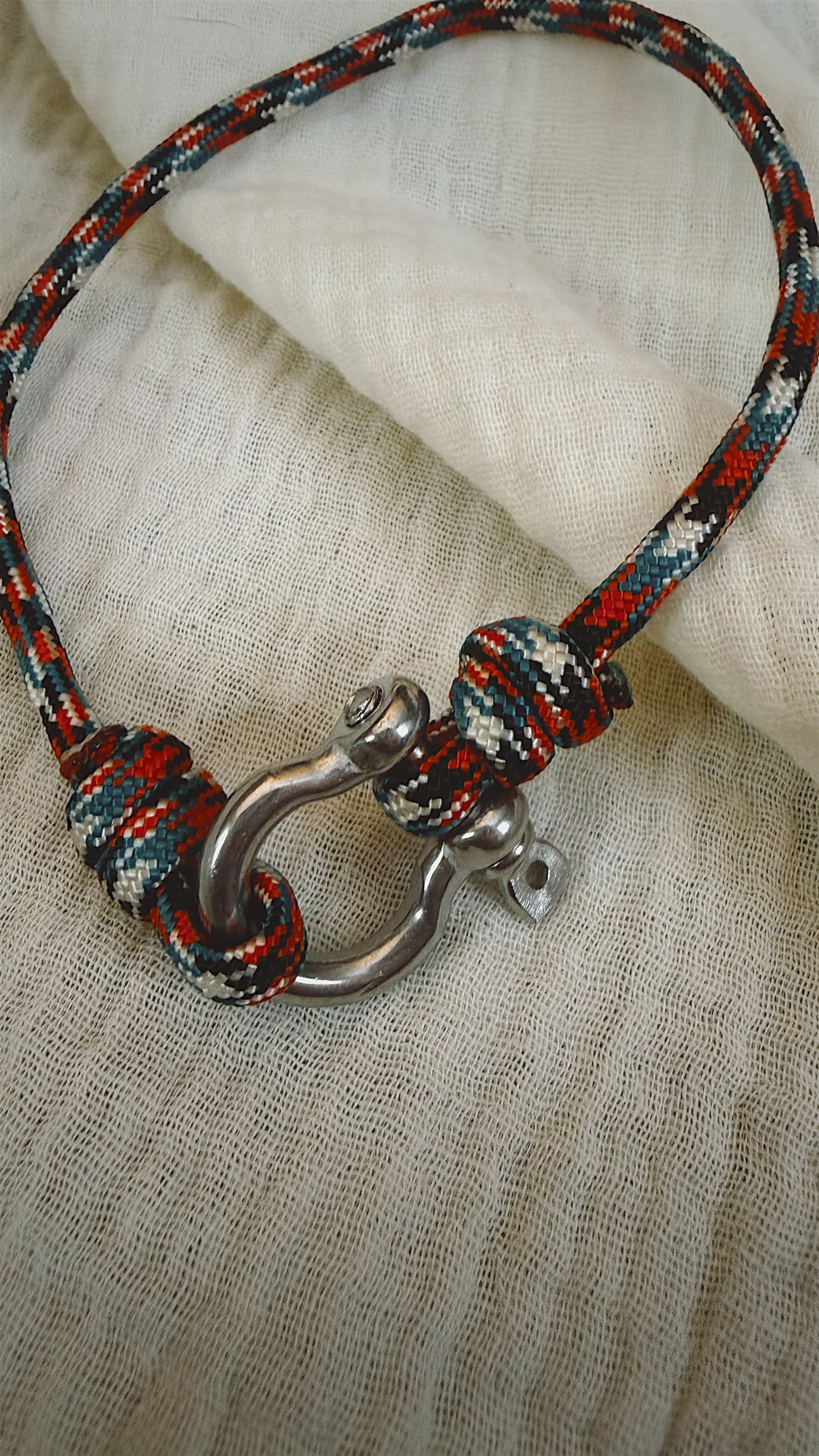 Anchor Shackle Bracelet - Paracord - Sunbaked Coast