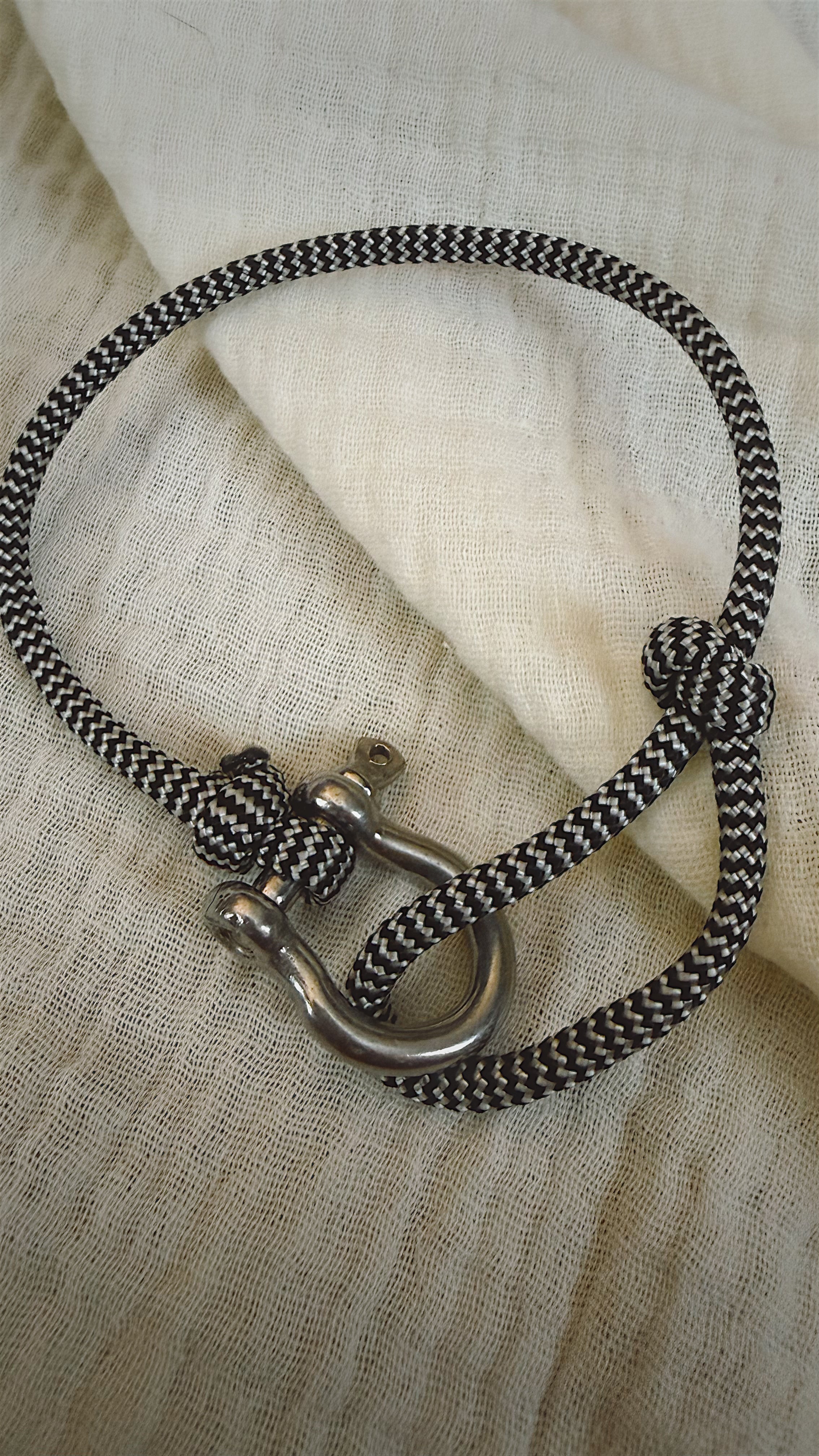 Anchor Shackle Bracelet - Paracord - Salt