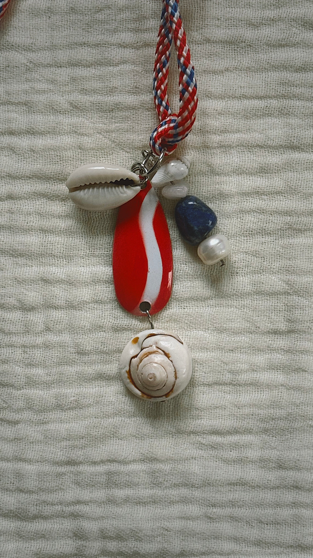 Breaker - Paracord Fishing Lure Necklace