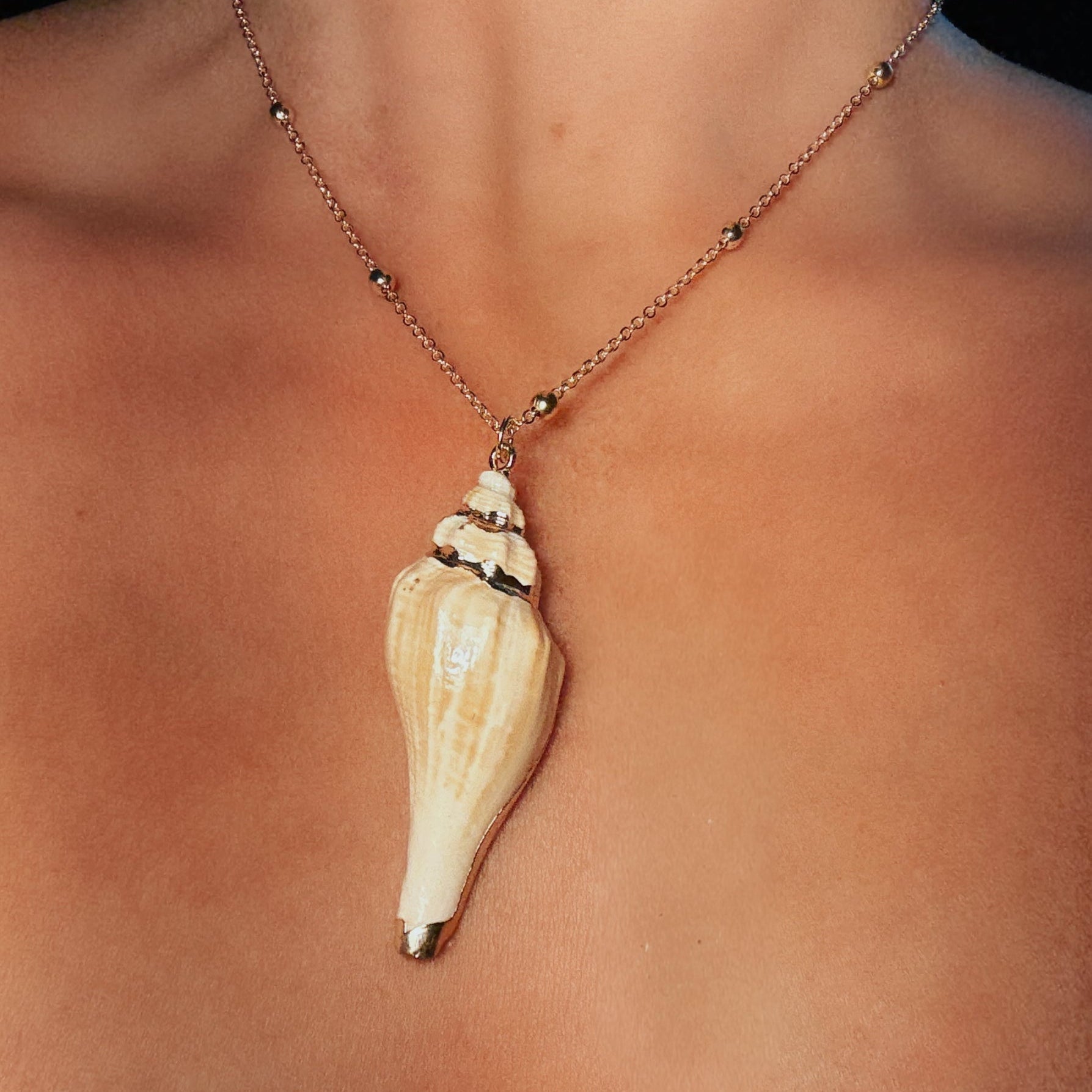 White Dipped Conch - Handmade Gold Dipped Seashell Pendant Necklace – Beach Jewelry Gift