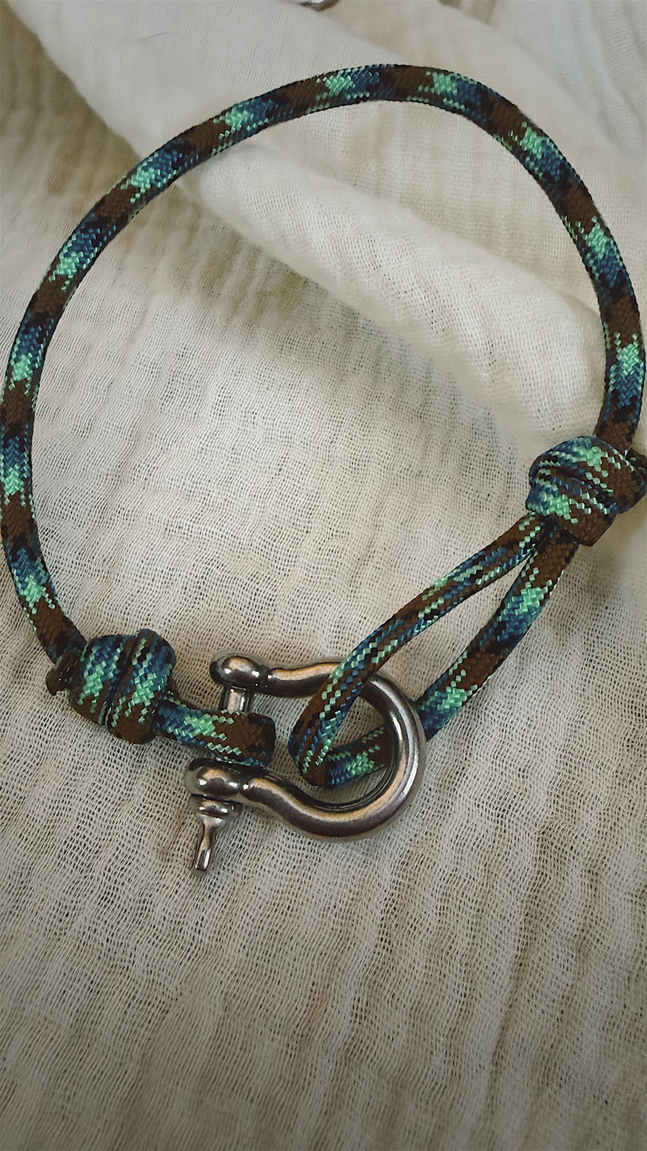 Anchor Shackle Bracelet - Paracord - Bass